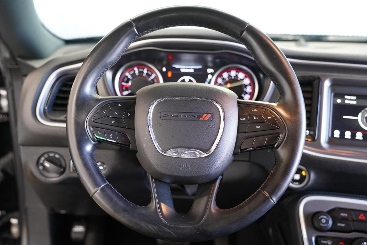 Dodge Challenger SXT RWD 2019