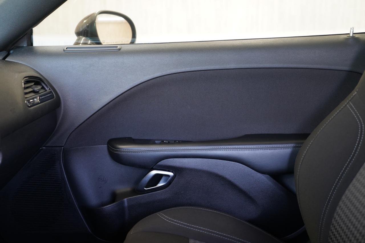 Dodge Challenger SXT RWD 2019