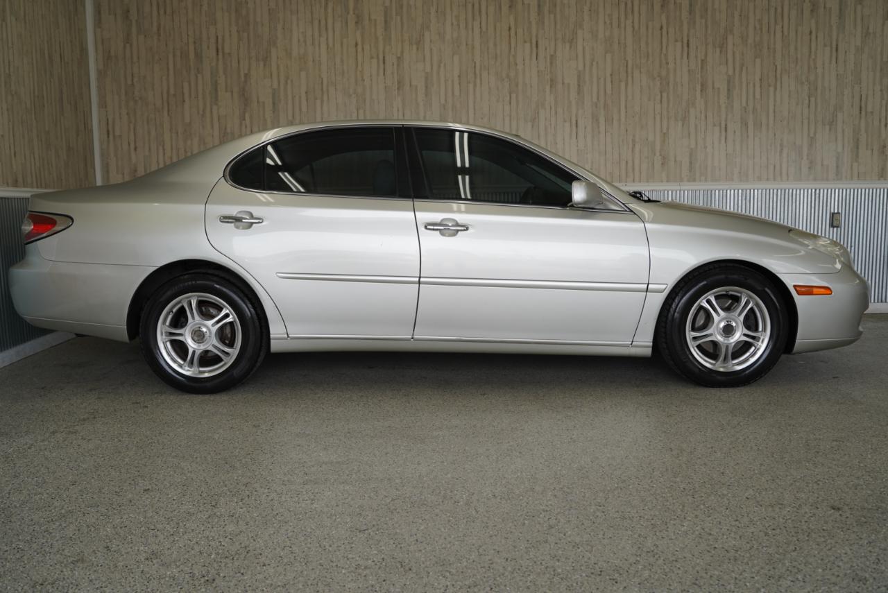 Lexus ES 300 4dr Sdn 2003