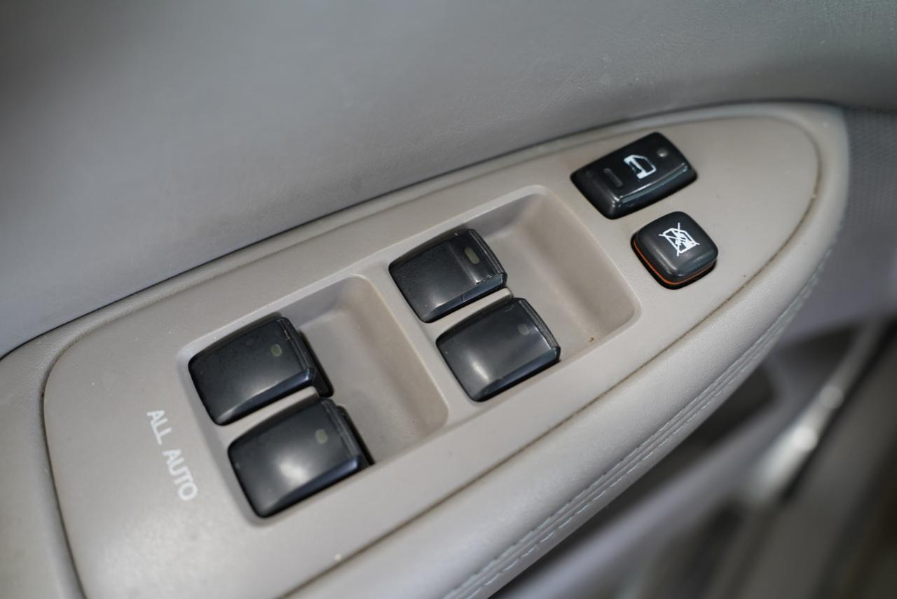 Lexus ES 300 4dr Sdn 2003