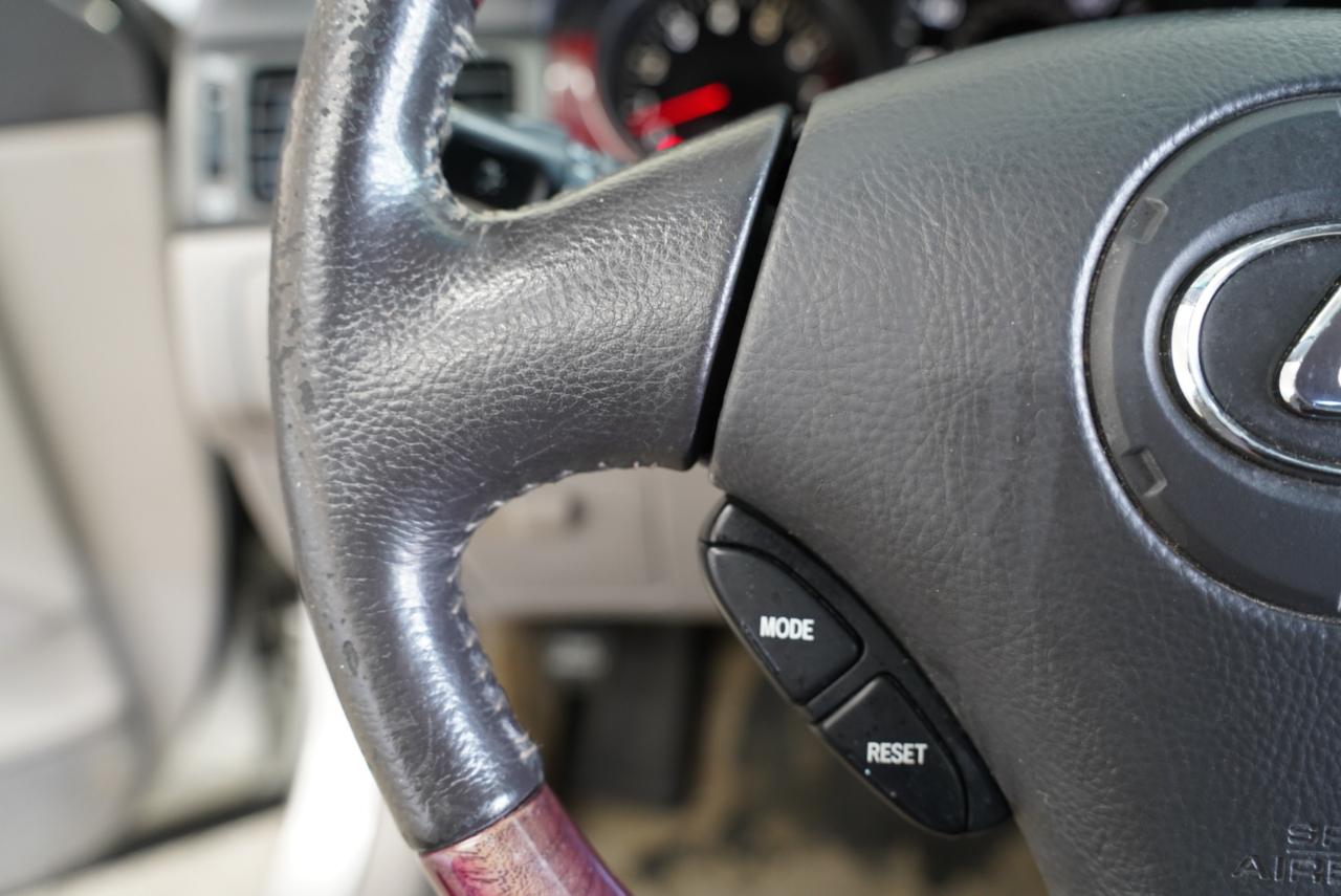 Lexus ES 300 4dr Sdn 2003