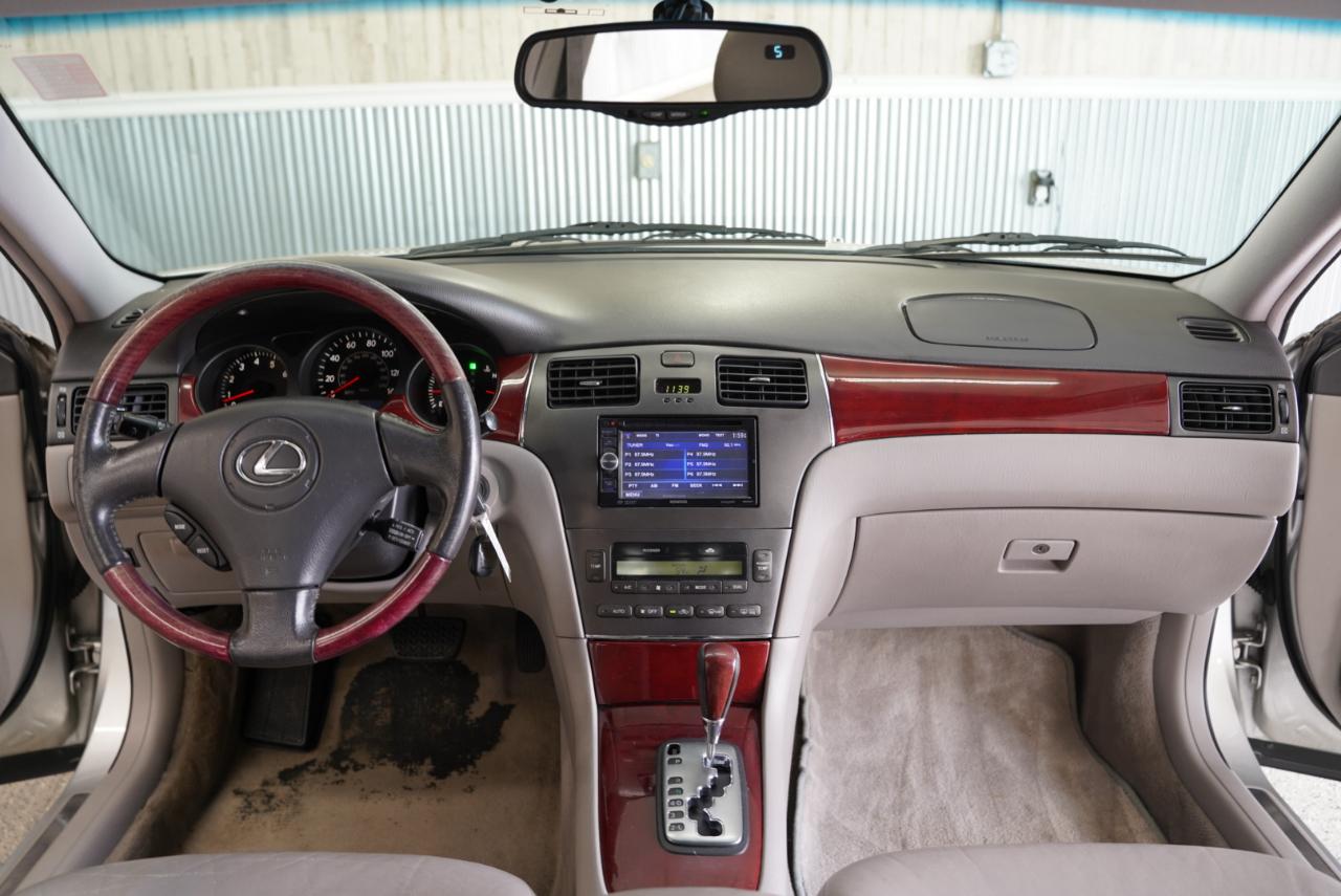 Lexus ES 300 4dr Sdn 2003