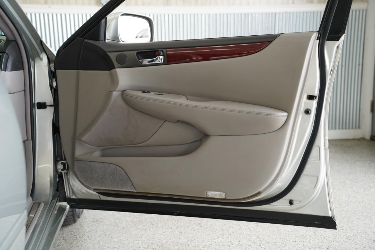 Lexus ES 300 4dr Sdn 2003