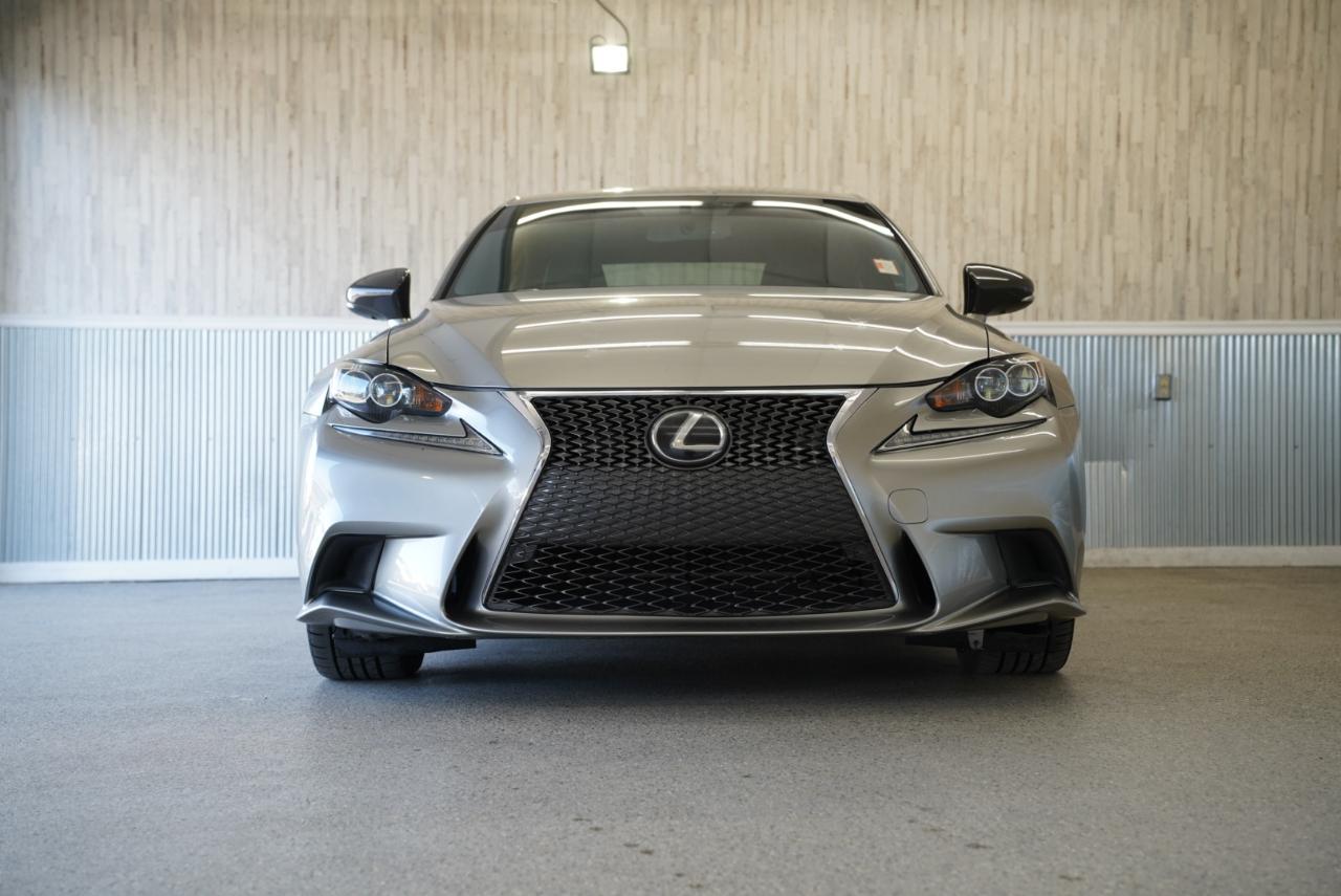 Lexus IS 300  2016