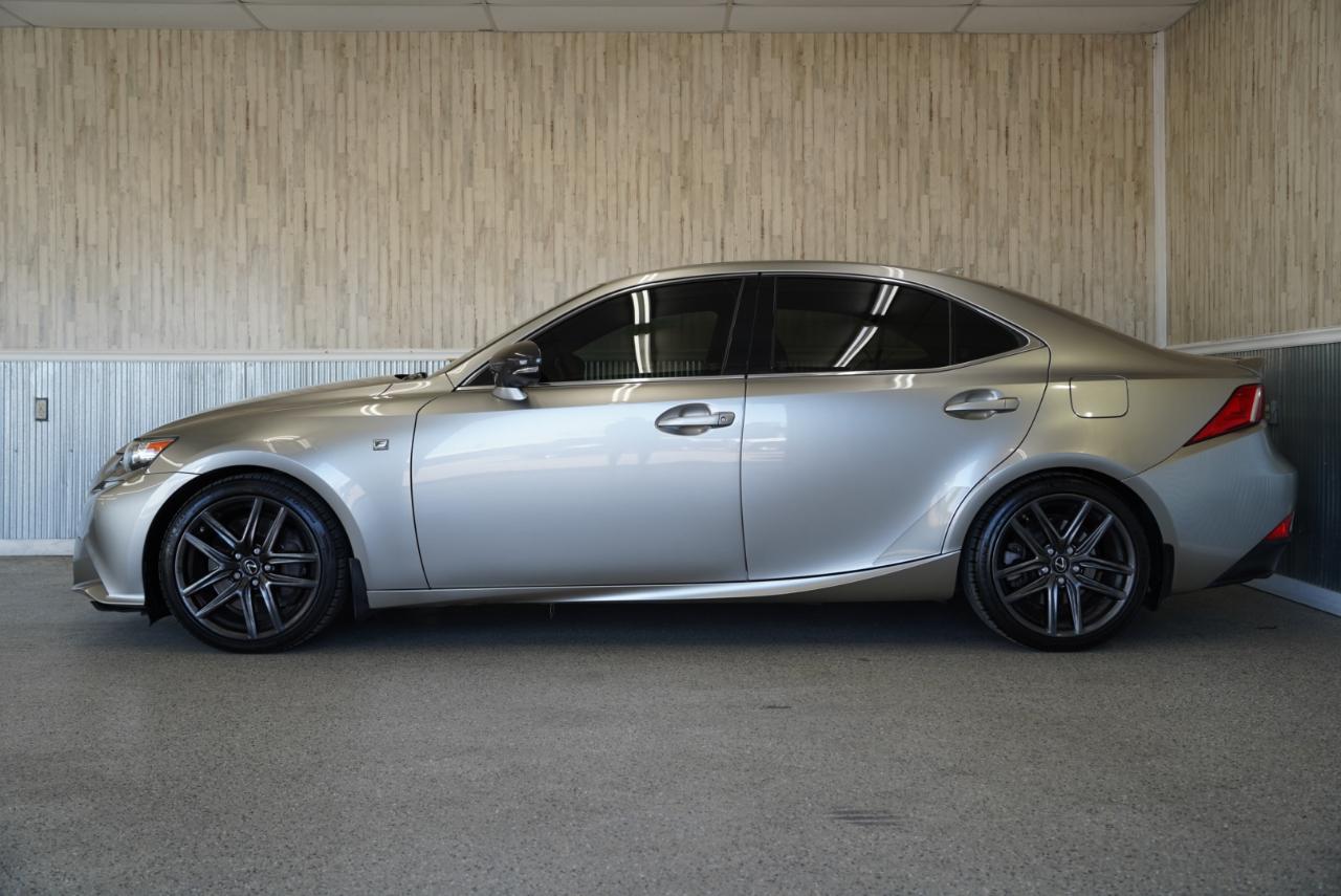 Lexus IS 300  2016