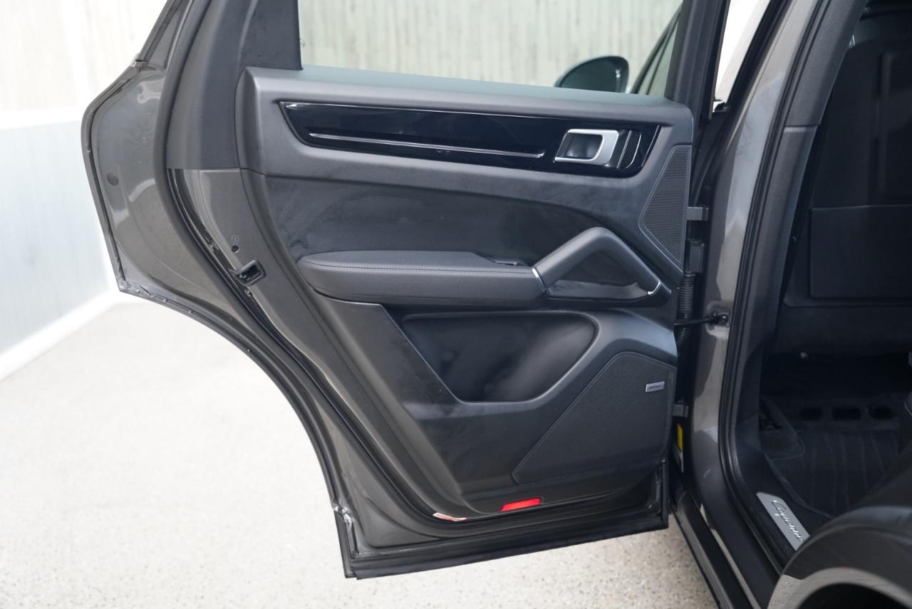 Porsche Cayenne AWD 2021