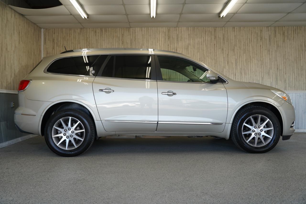 Buick Enclave FWD 4dr Leather 2016