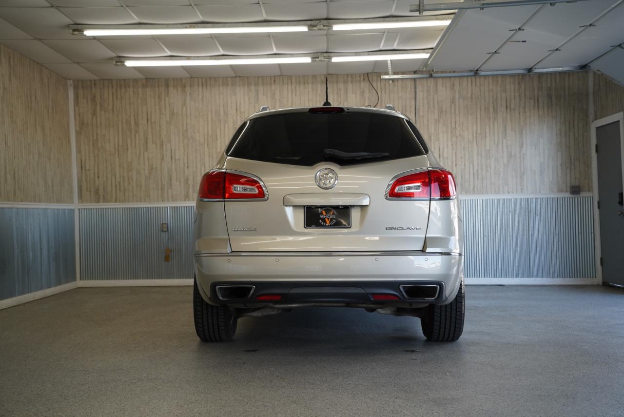 Buick Enclave FWD 4dr Leather 2016