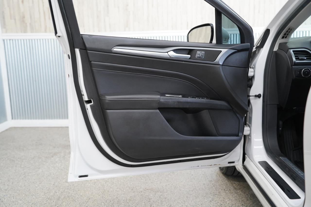 Ford Fusion 4dr Sdn Titanium FWD 2015