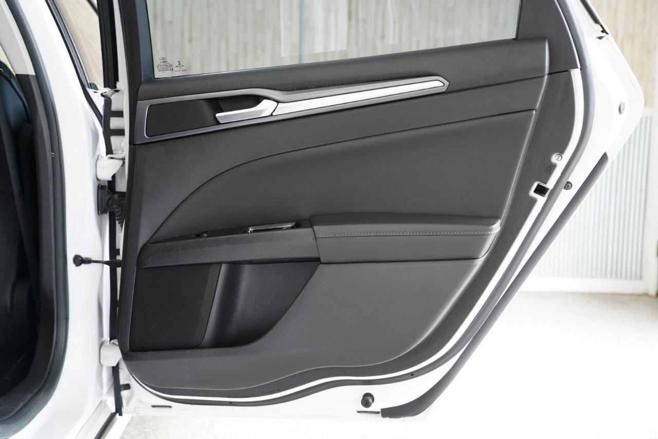 Ford Fusion 4dr Sdn Titanium FWD 2015