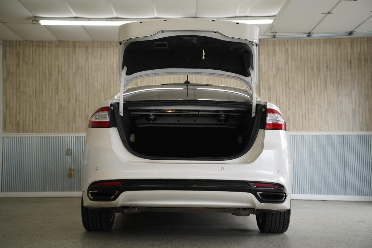 Ford Fusion 4dr Sdn Titanium FWD 2015