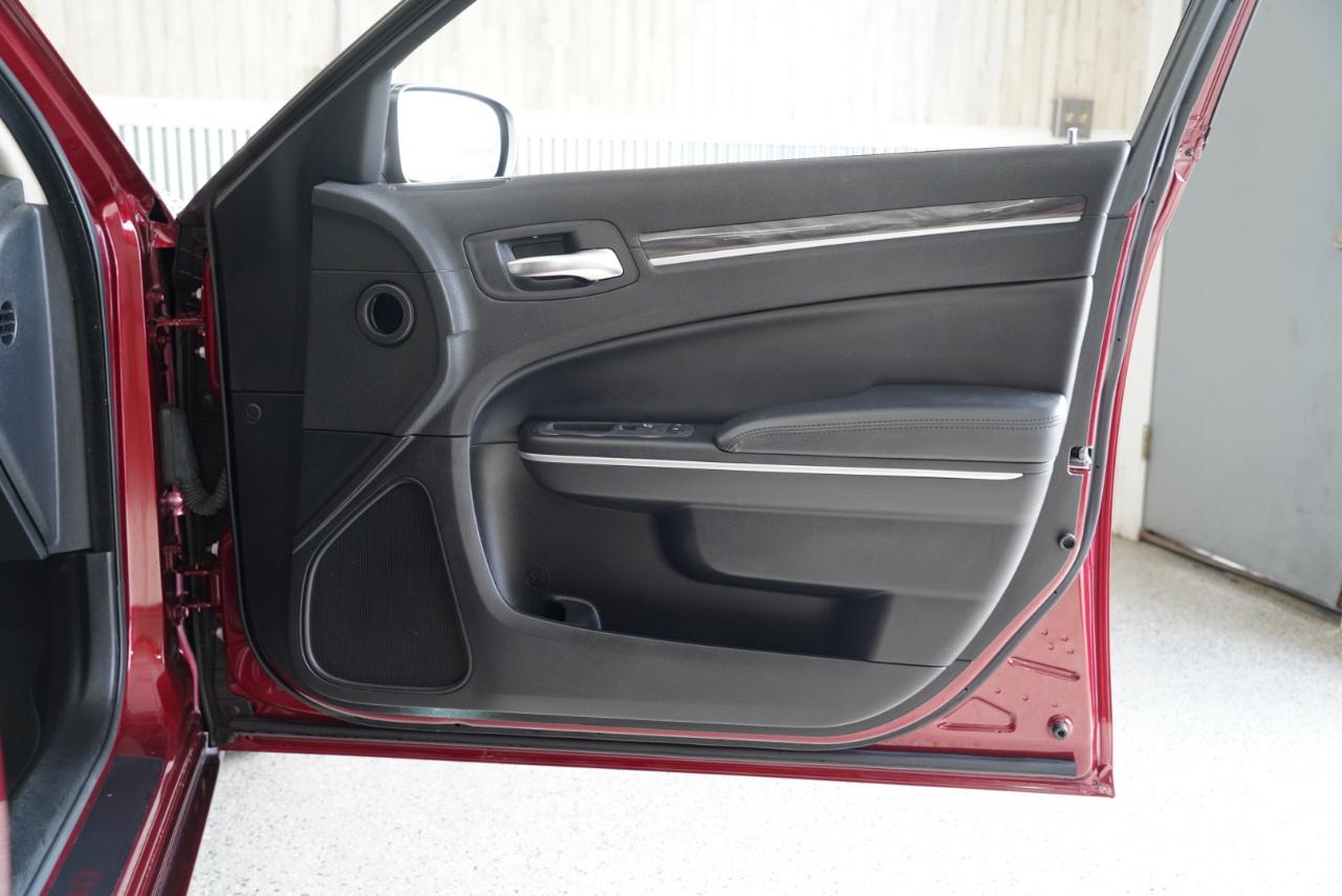 Chrysler 300 Touring RWD 2020