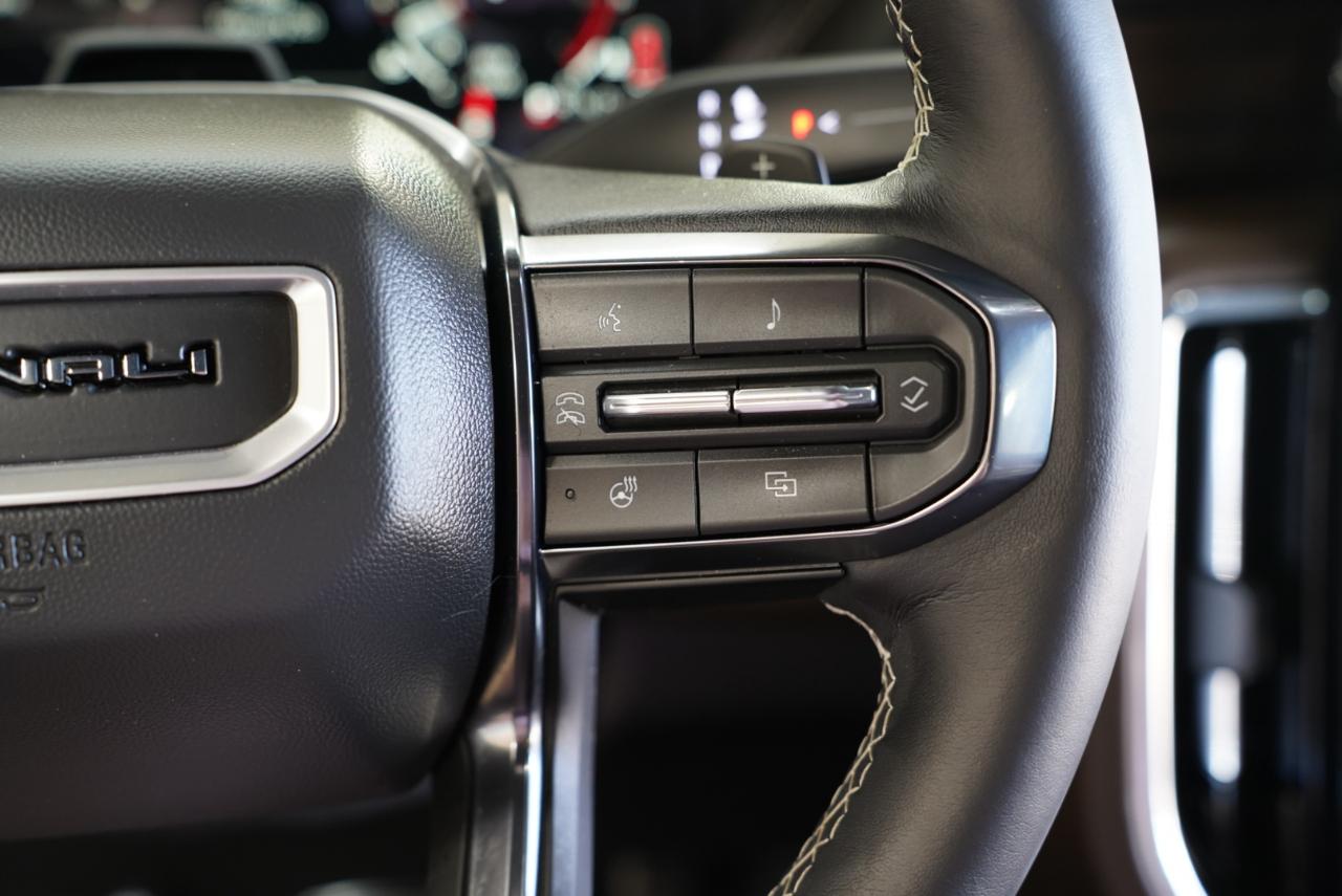 GMC Yukon 4WD 4dr Denali Ultimate 2025