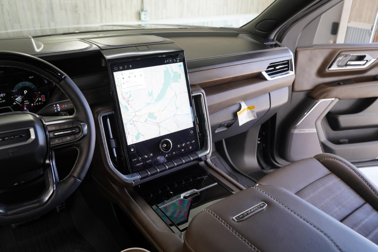 GMC Yukon 4WD 4dr Denali Ultimate 2025