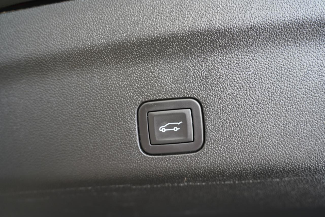 GMC Yukon 4WD 4dr Denali Ultimate 2025