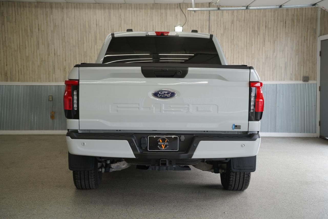 Ford F-150 Lightning  2023