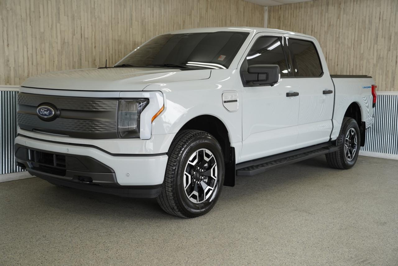Ford F-150 Lightning  2023