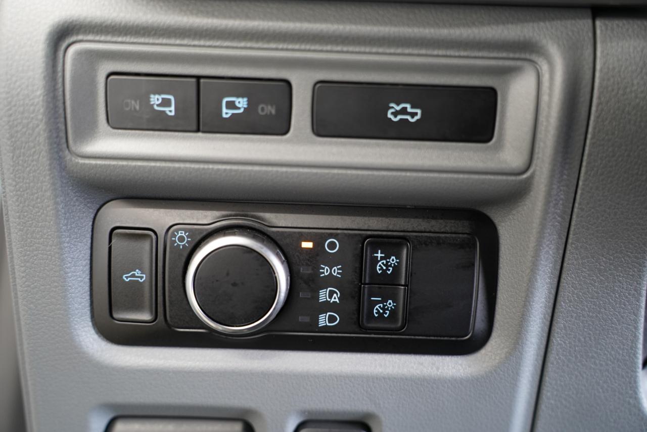 Ford F-150 Lightning  2023