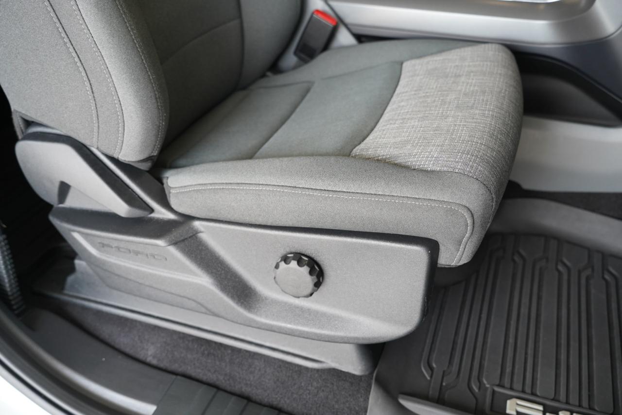 Ford F-150 Lightning  2023