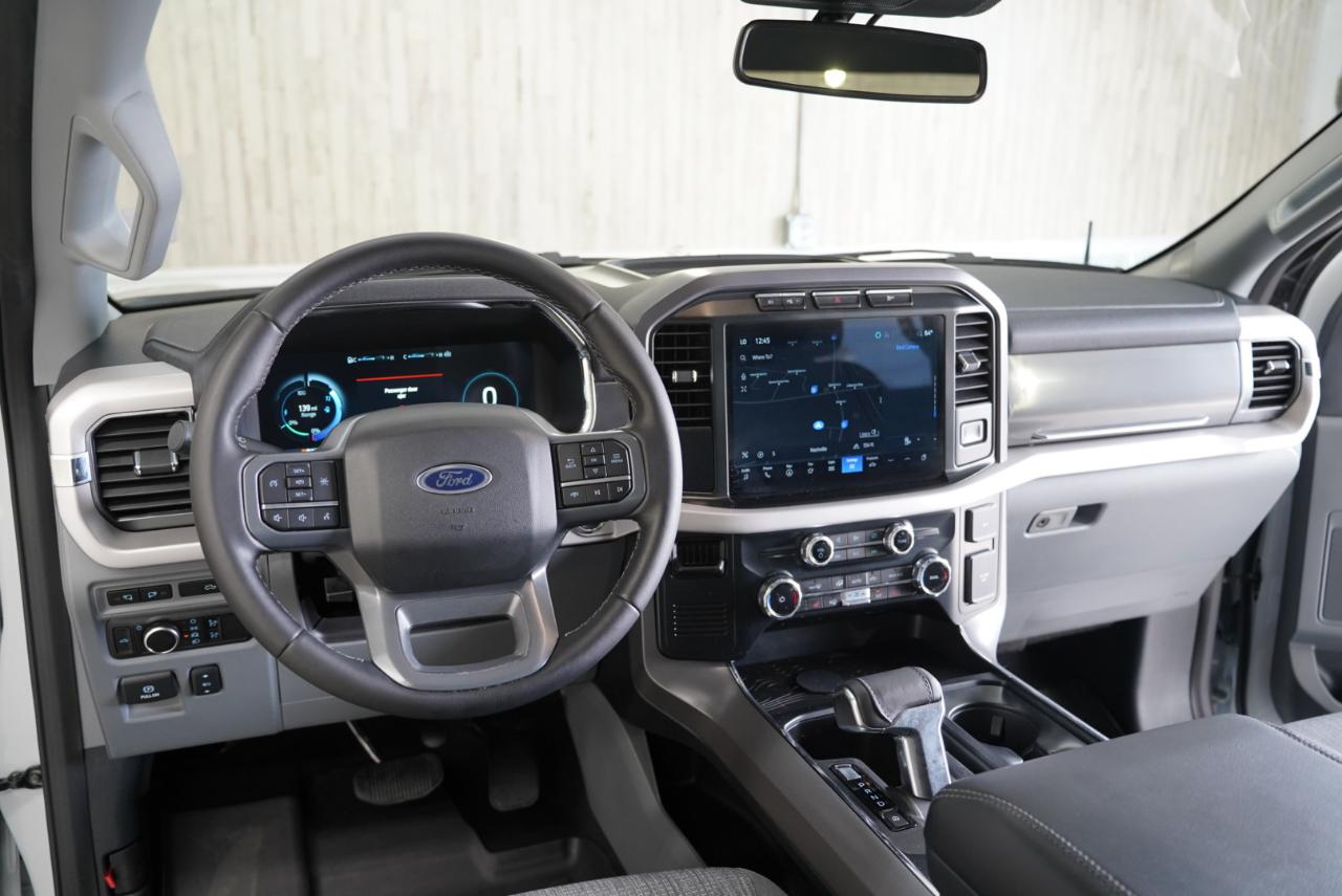 Ford F-150 Lightning  2023