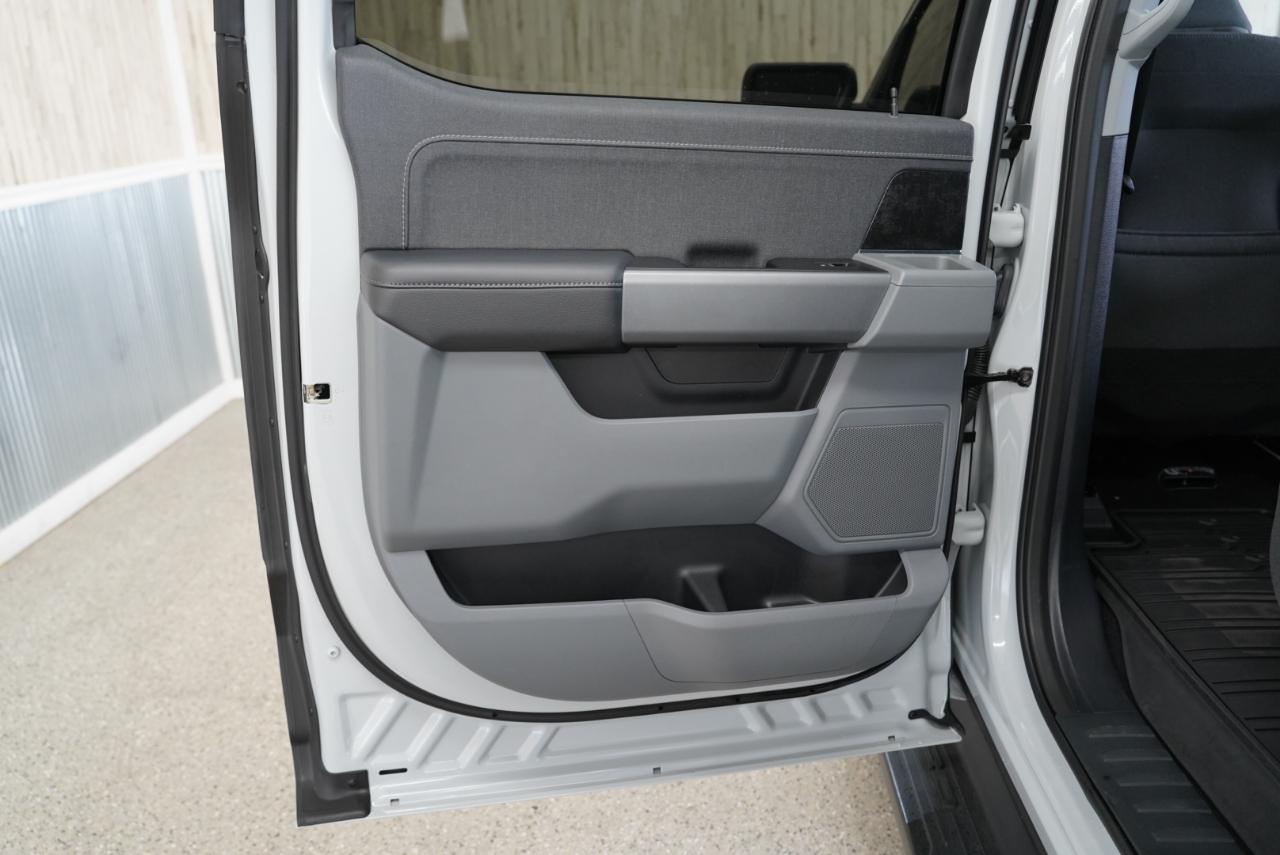 Ford F-150 Lightning  2023