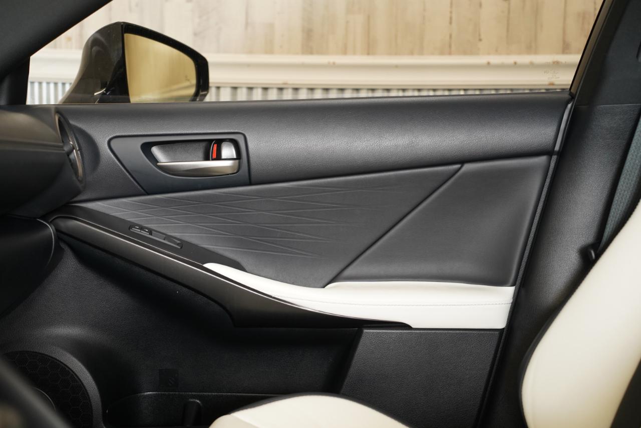 Lexus IS IS 350 F Sport RWD 2021