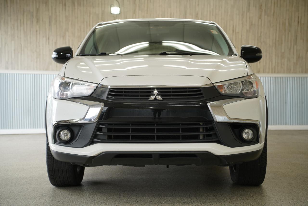 Mitsubishi Outlander Sport  2017