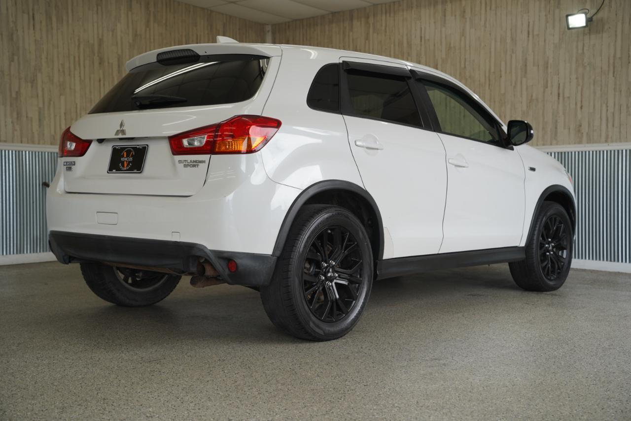 Mitsubishi Outlander Sport  2017