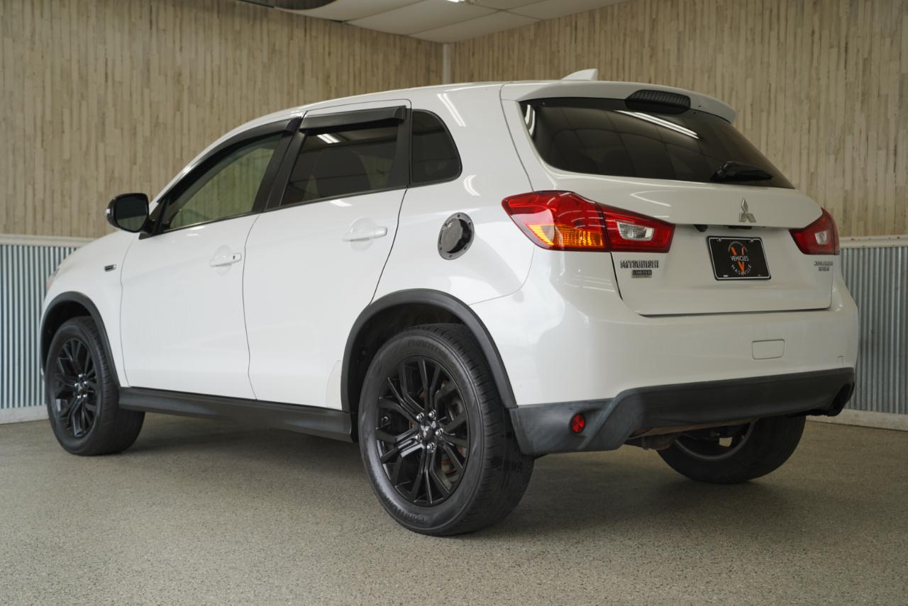 Mitsubishi Outlander Sport  2017