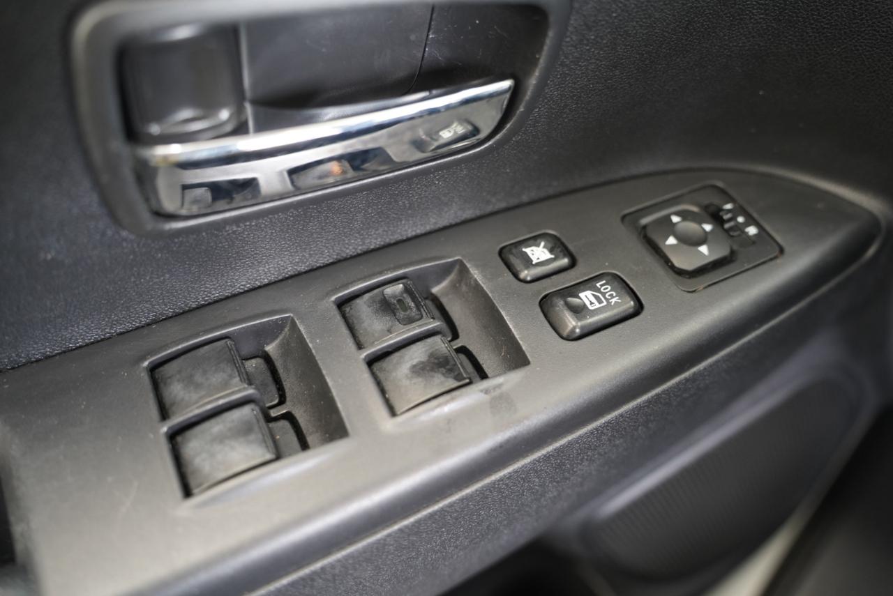 Mitsubishi Outlander Sport  2017