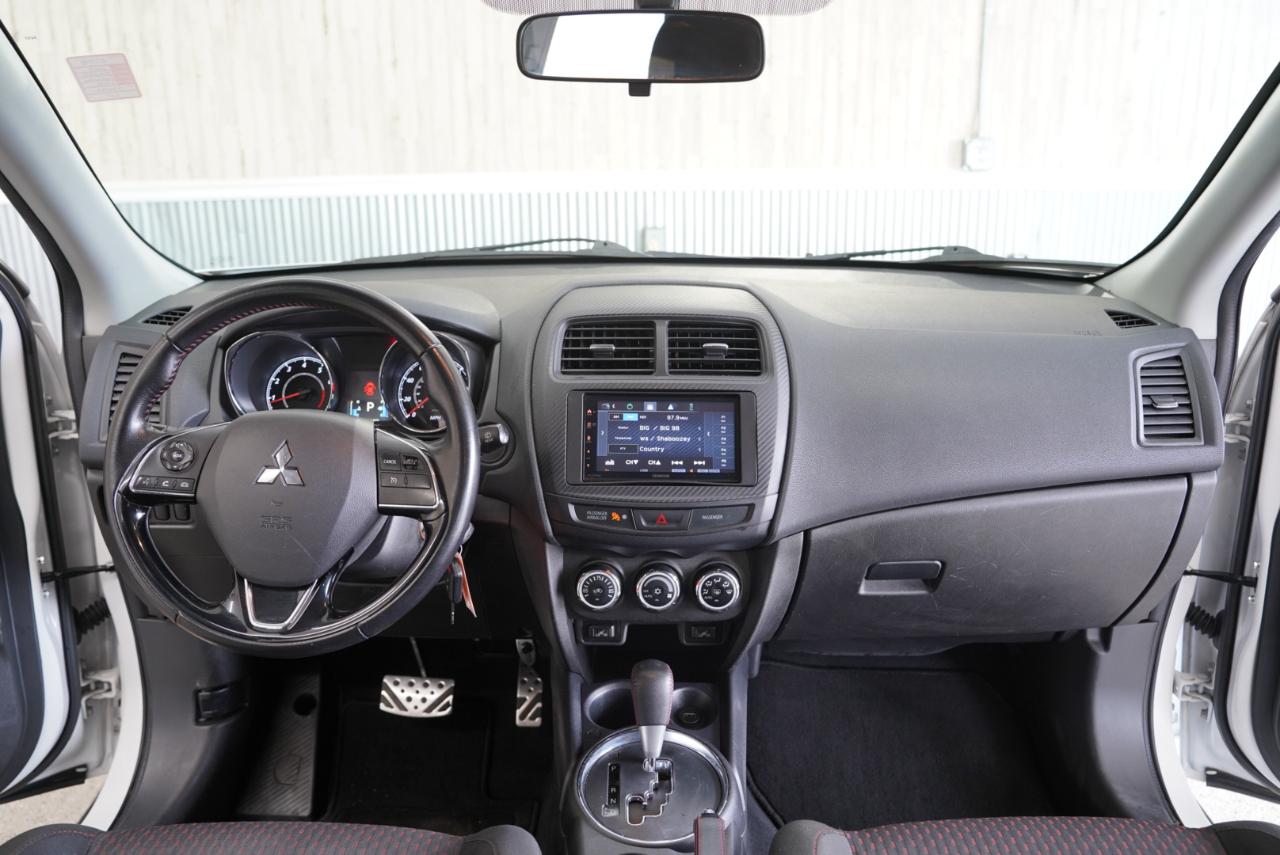 Mitsubishi Outlander Sport  2017