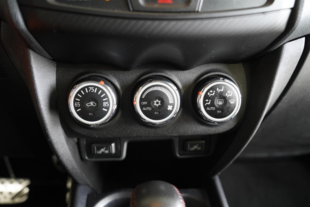 Mitsubishi Outlander Sport  2017