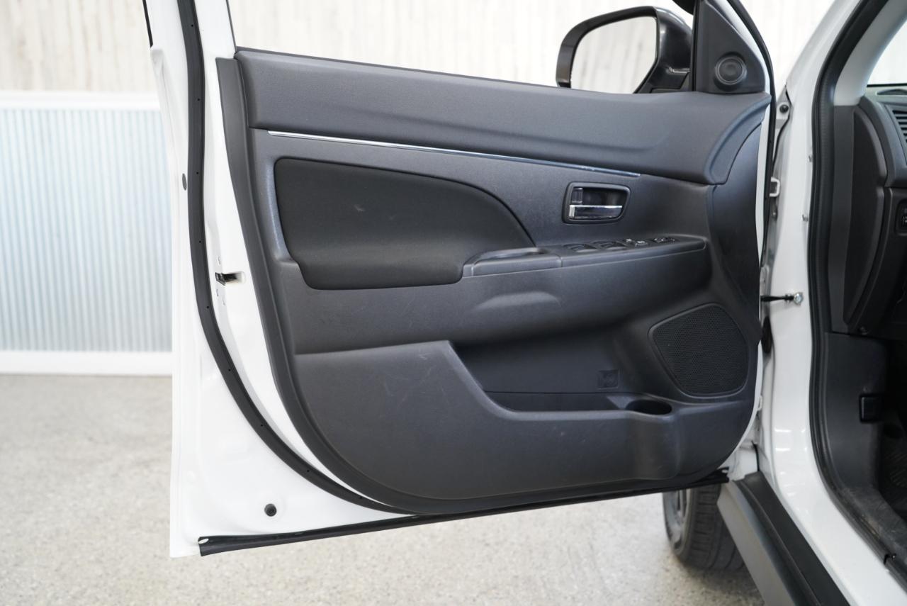 Mitsubishi Outlander Sport  2017