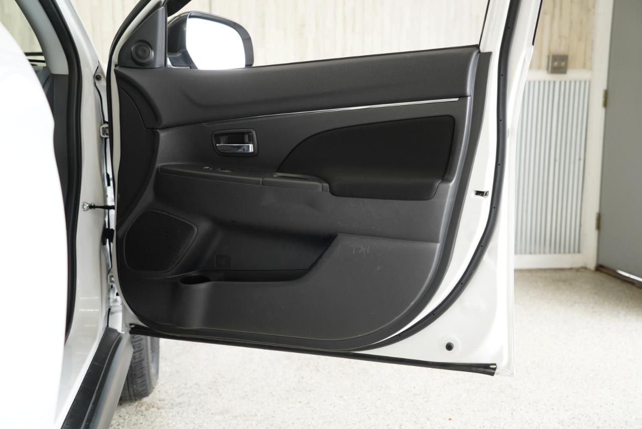 Mitsubishi Outlander Sport  2017