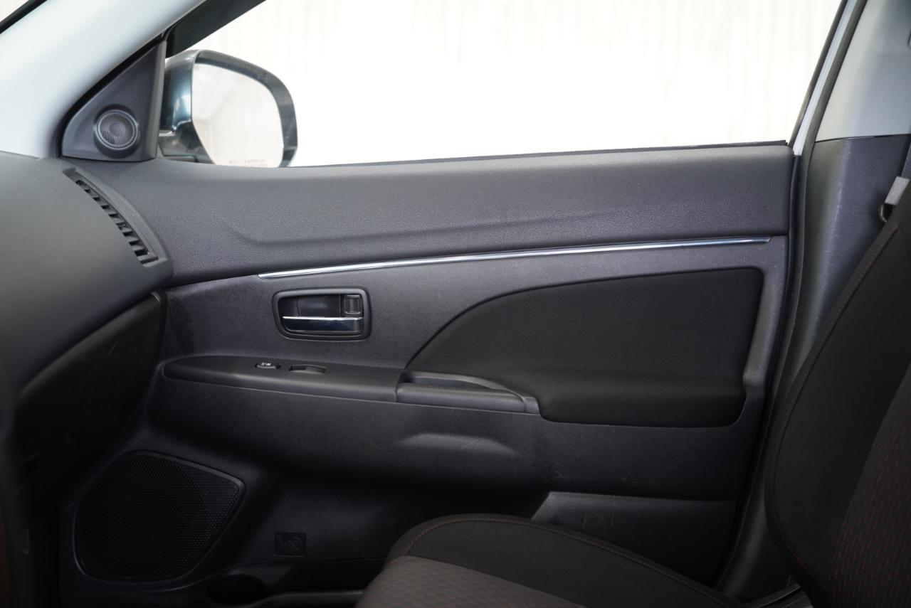 Mitsubishi Outlander Sport  2017