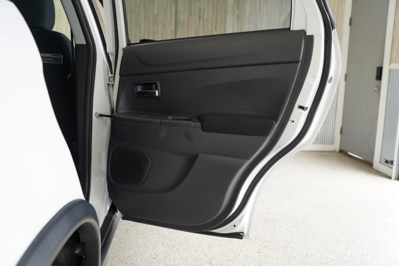 Mitsubishi Outlander Sport  2017