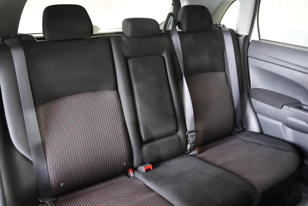 Mitsubishi Outlander Sport  2017