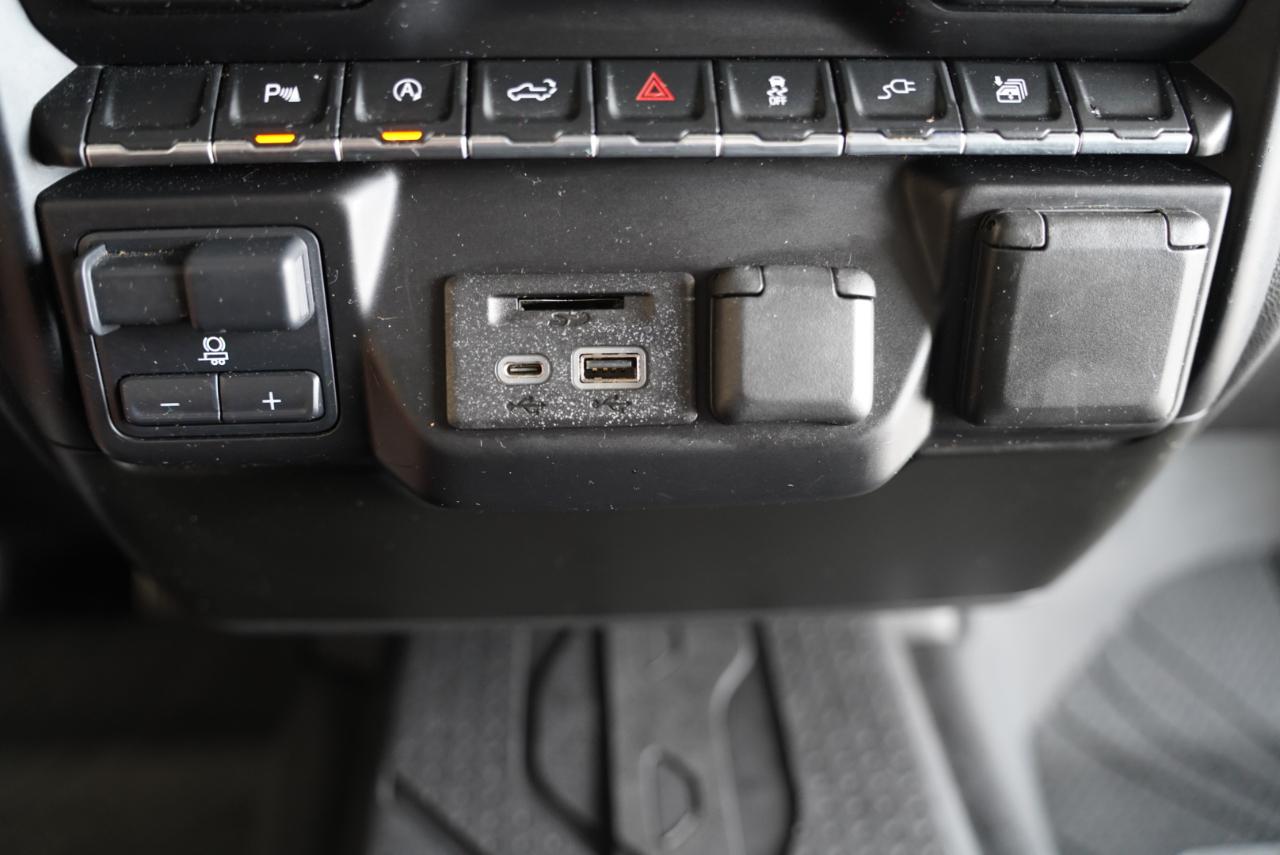 Chevrolet Silverado 1500 4WD Crew Cab 147" LT 2020