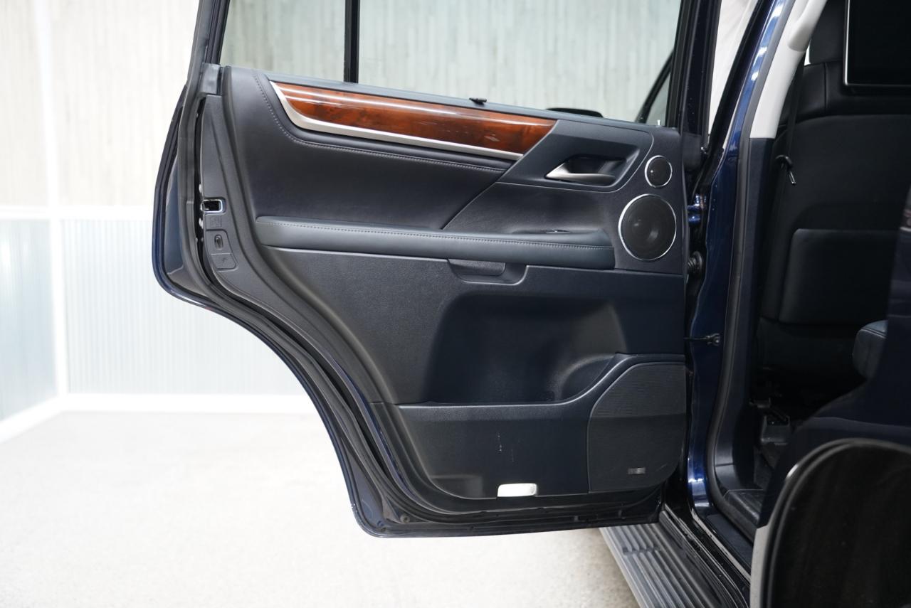 Lexus LX 570 4WD 4dr 2016