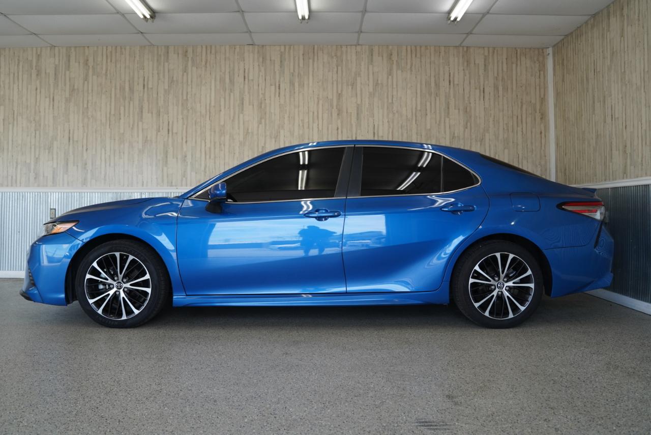 Toyota Camry SE 2019