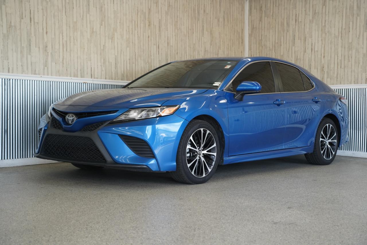 Toyota Camry SE 2019