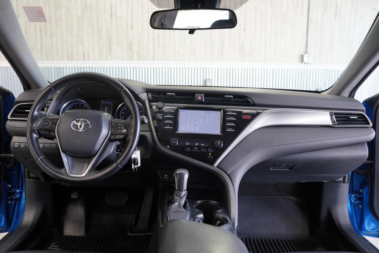 Toyota Camry SE 2019
