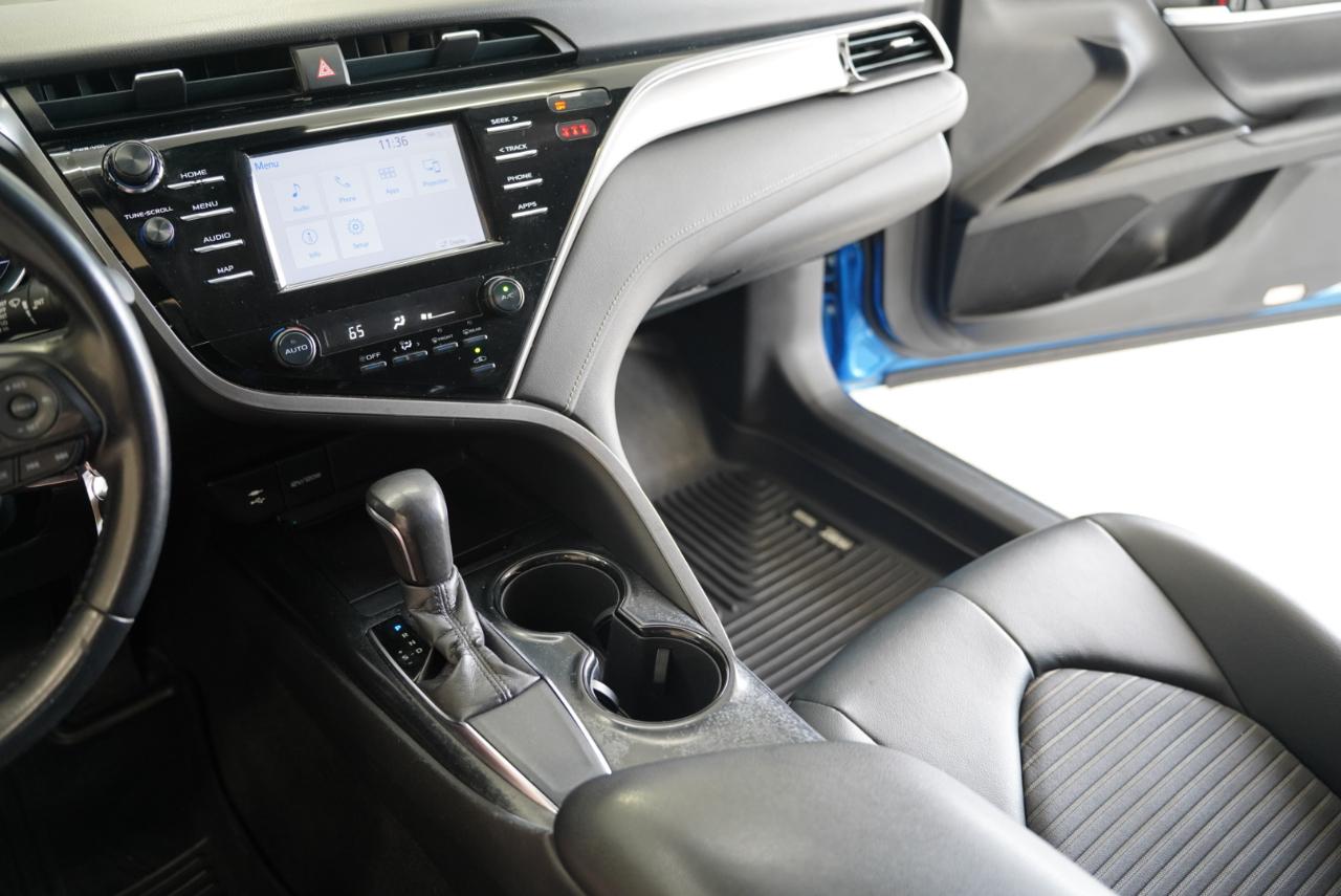 Toyota Camry SE 2019