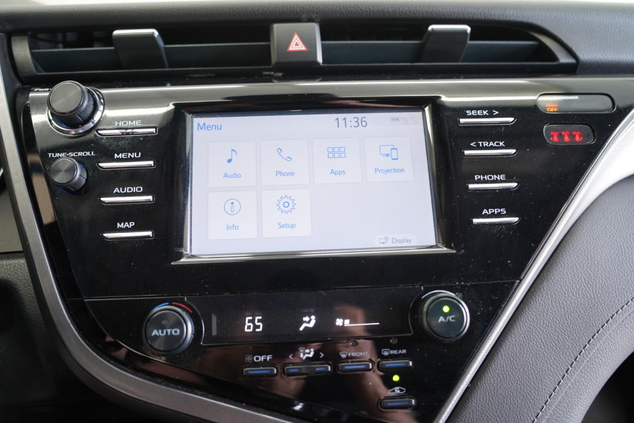 Toyota Camry SE 2019