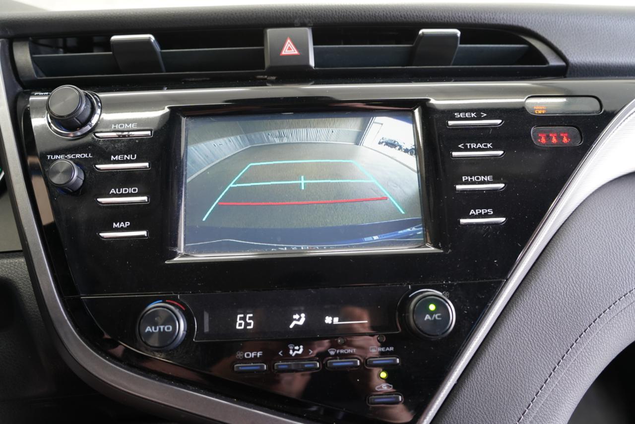 Toyota Camry SE 2019