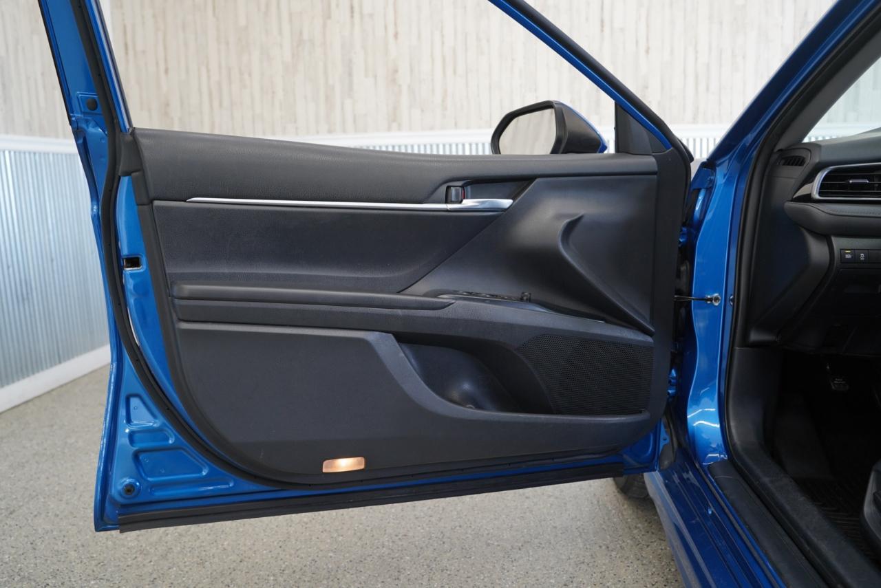 Toyota Camry SE 2019