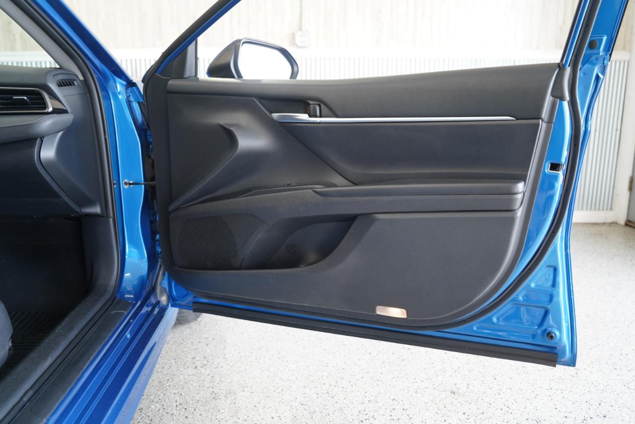 Toyota Camry SE 2019