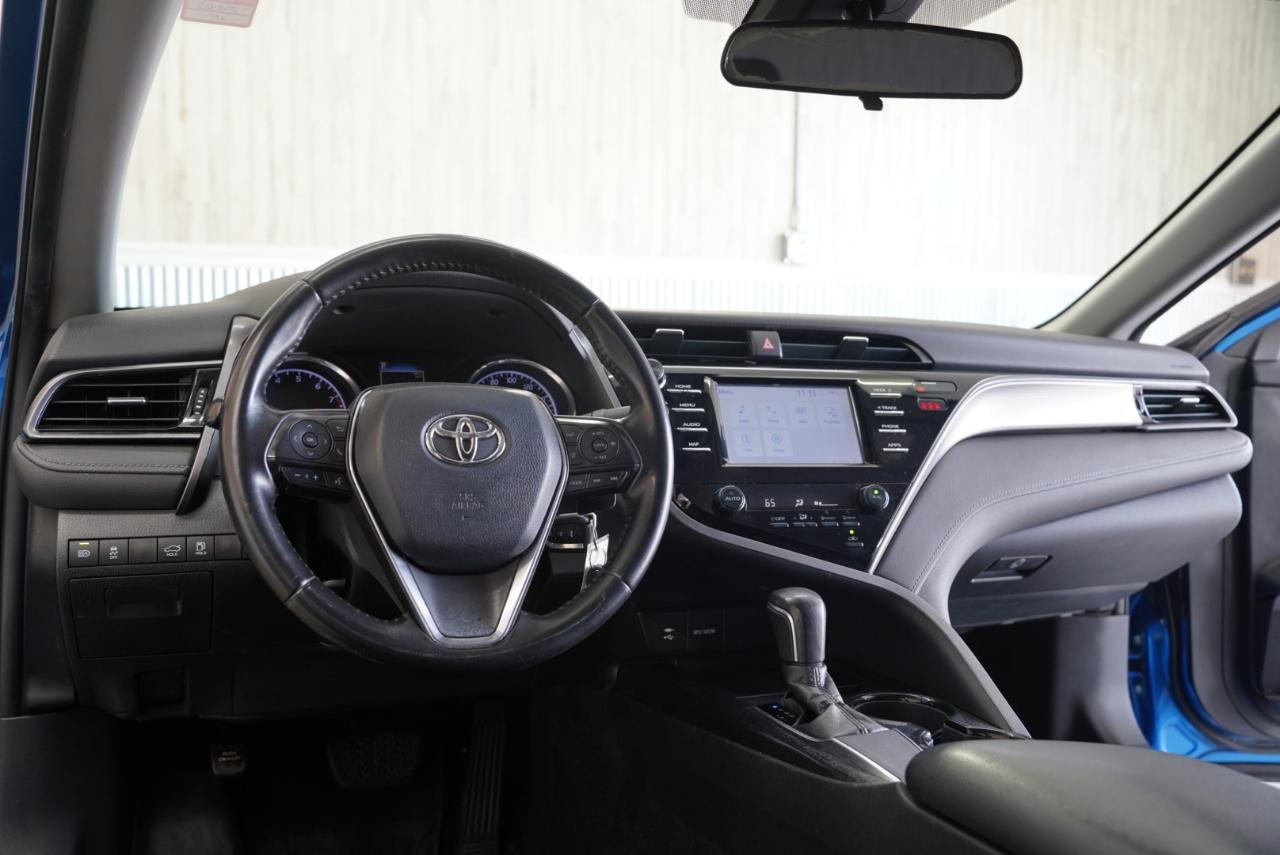 Toyota Camry SE 2019