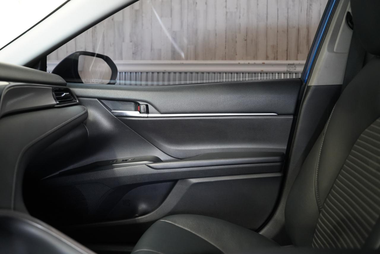 Toyota Camry SE 2019