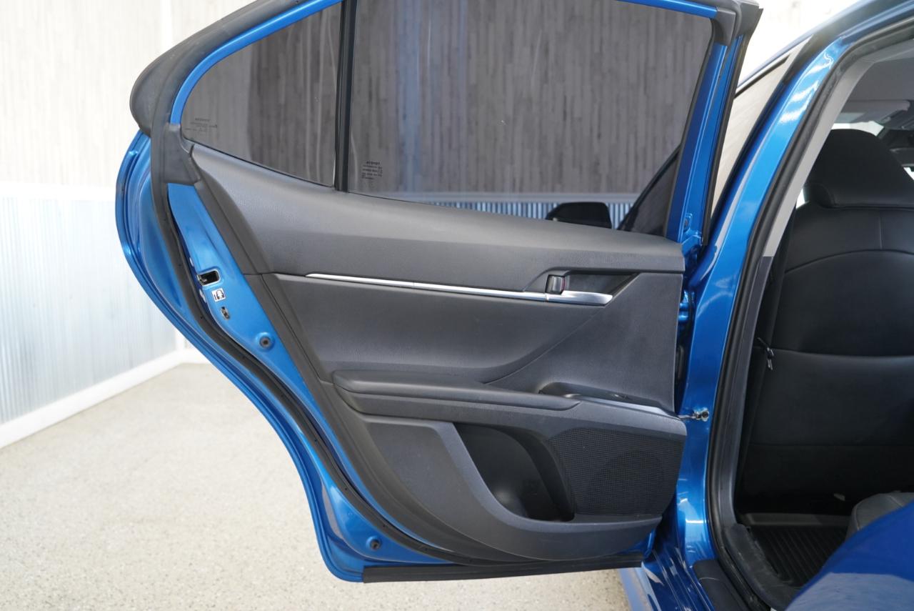 Toyota Camry SE 2019